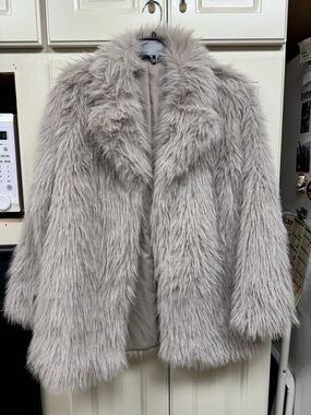 Women's Faux Fur Coat - Light Gray